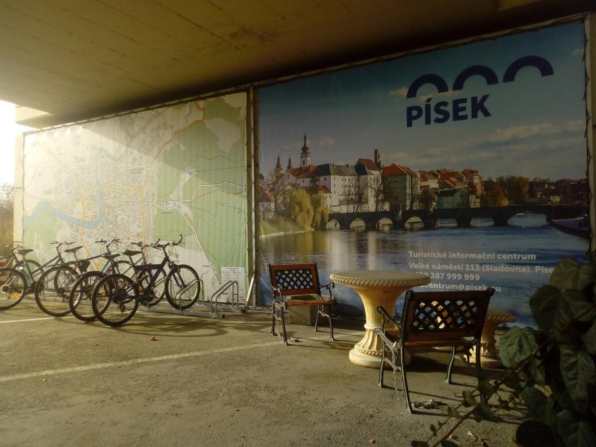 Hotel Cade Písek Exteriör bild